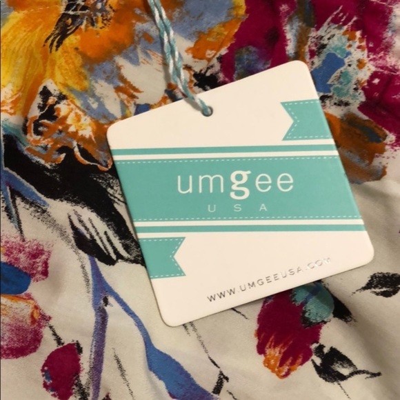 UMGEE Floral Shorts Romper M NWT - Picture 5 of 7